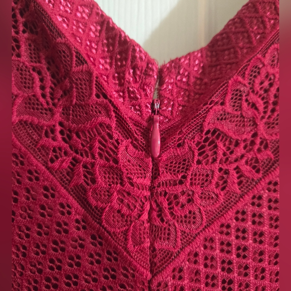 Guess Berry Color Lace Dress - Picture 3 of 5